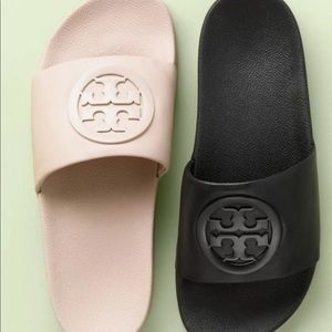 Tory Burch Lina Slides- Color black
